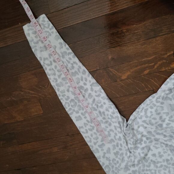 Sundry Grey Leopard Cozy Long Sleeve Top - Picture 13 of 15